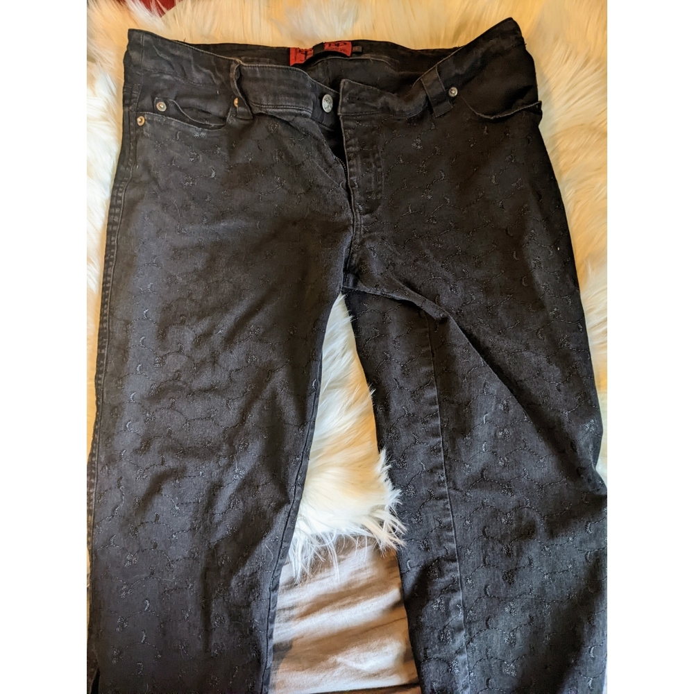 Tripp nyc black Capri pants